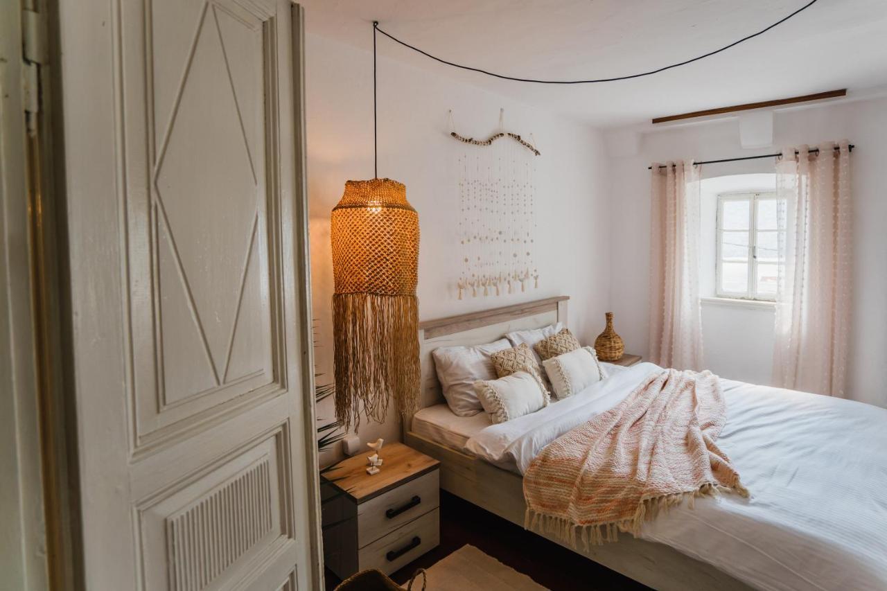 הוילה ריסאן White Shutters House מראה חיצוני תמונה